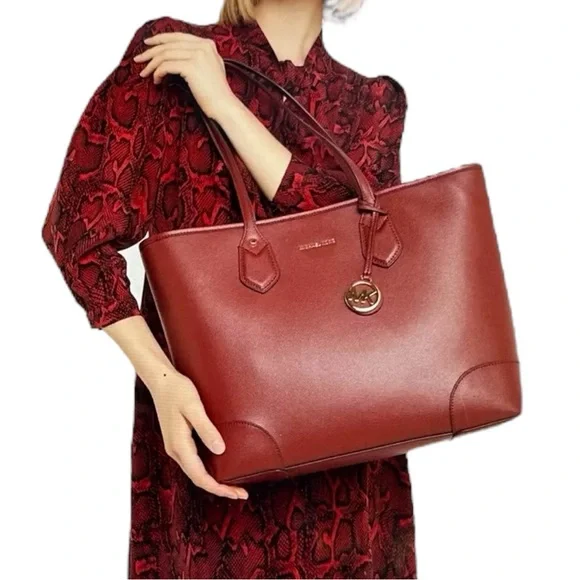 Michael Kors NWT Saylor Admiral Large Tote - Picture 4 of 16